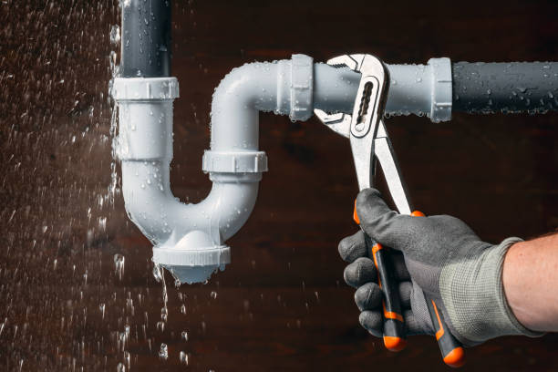 Professional Leak Detection technician working in Allenton, WI